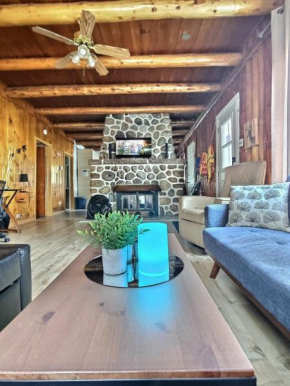 Nelson Log Cabin in Rivière-Rouge